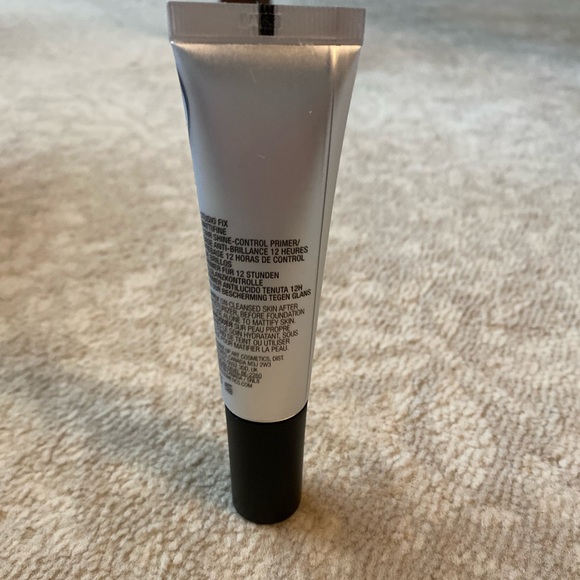 MAC STUDIO FIX MATTIFINE 12HR SHINE-CONTROL PRIMER - Picture 2 of 2